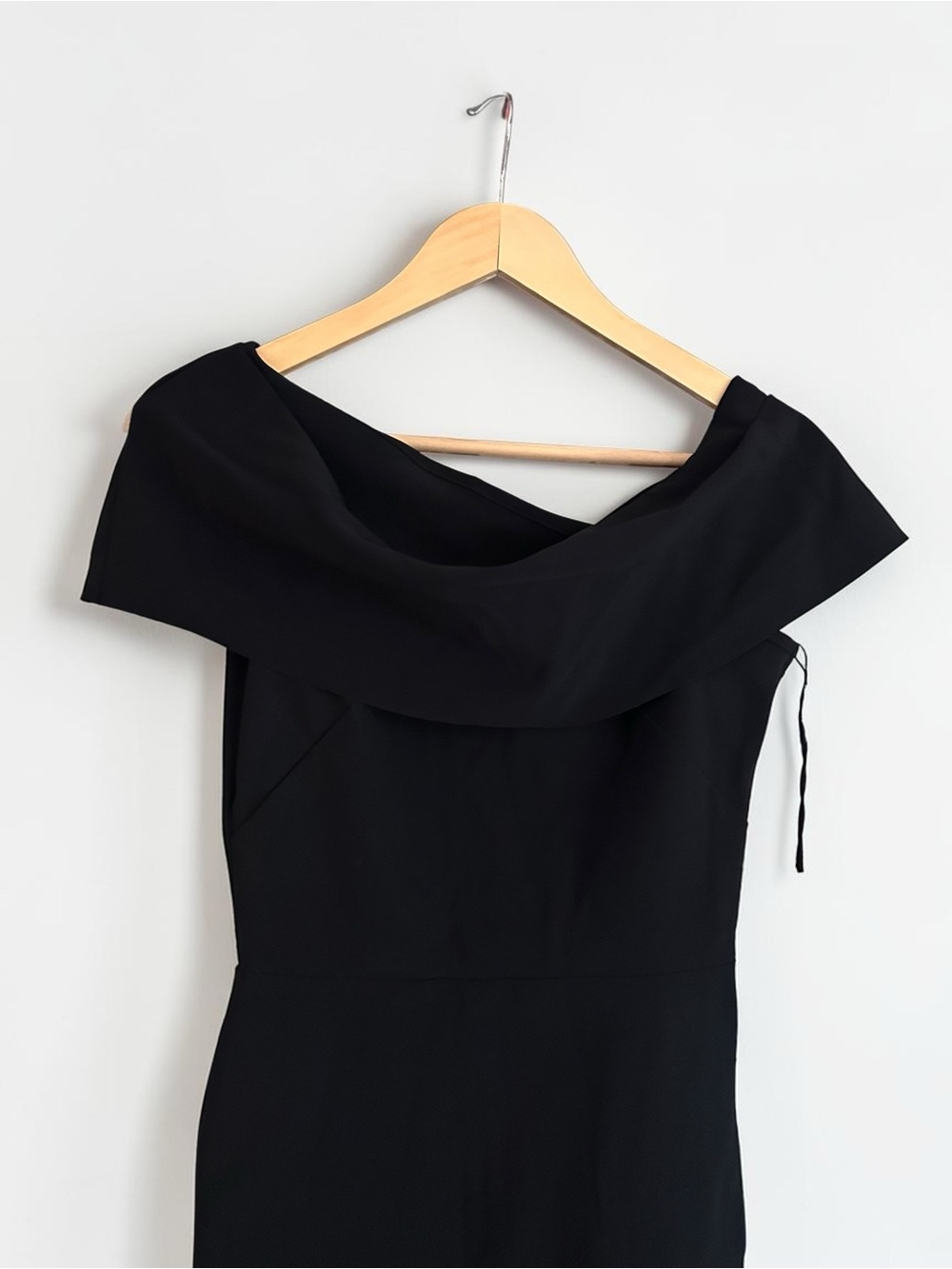 Greta Constantine Loanne Off Shoulder Black Midi Dress Sz Small LBD Cocktail - Picture 10 of 10